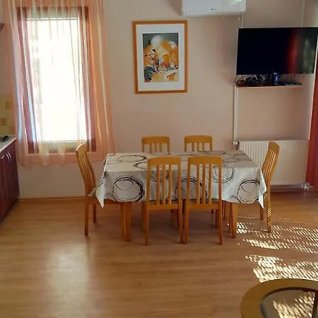 Jenny Apartman