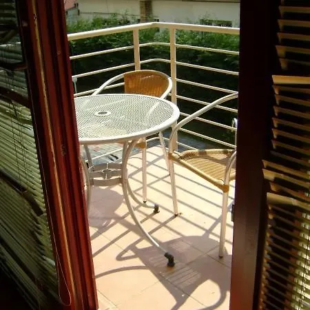 Jenny Apartman 아파트 *